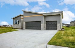21008 Hartman Avenue, Elkhorn, NE 68022