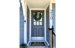 210 NE Bayview Drive, Lee's Summit, MO 64064