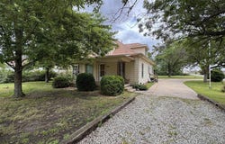 900 N Cessna Rd, Hutchinson, KS 67501