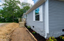 200 Burnett Lane, Oneida, TN 37841