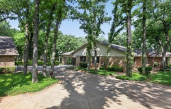 1607 N Main Street, Euless, TX 76039
