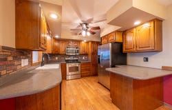 1018 Tee, DIXON, IL 61021