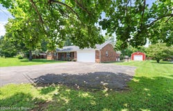 52 College Ct, Campbellsburg, KY 40011