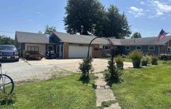 104 S Highland St, Russell, IA 50238-1070