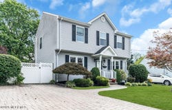 8 Highview Road, East Brunswick, NJ 08816
