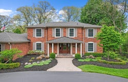 2595 Fox Chase Drive, Troy, MI 48098
