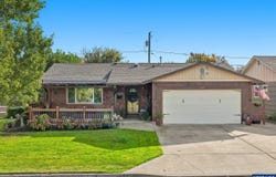 1700 Rainier Rd, Woodburn, OR 97071