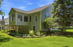 6 Meadowood Drive, Exeter, NH 03833