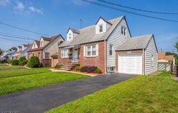 1328 Lincrest Ter, Union Twp., NJ 07083-3932