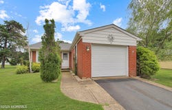 20 Hudson Parkway, Whiting, NJ 08759