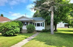 4914 Main Street, Onekama, MI 49675
