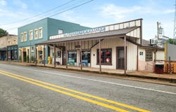 107 E Main Street, Hardy, AR 72542