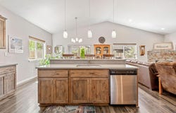 2952 NW Dogwood Avenue, Redmond, OR 97756