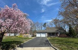 21 Guardian Drive, Mount Sinai, NY 11766