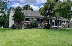 212 Kingsley Road, Cherry Hill, NJ 08034