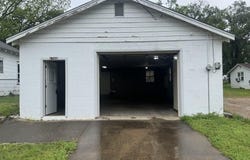 908 N Lincoln, Neosho, MO 64850