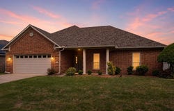 1320 Crosspoint, Conway, AR 72034