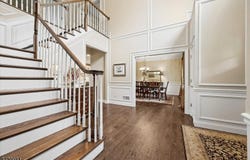 8 Forest Dr, Mendham Boro, NJ 07945-1615
