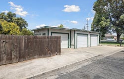 825 W Walnut Avenue, Visalia, CA 93277