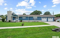 1918 GREENVIEW Street, Taylorville, IL 62568
