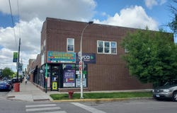 3034 W Montrose Avenue, Chicago, IL 60618