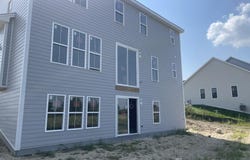 W193n5017 Rosemary Rdg, Menomonee Falls, WI 53051