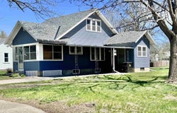 1221 12th St, Onawa, IA 51040