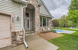 222 Pendryn Hill Bay, Woodbury, MN 55125