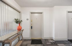 1 Delcrest Court, St Louis, MO 63124