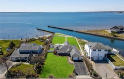 40 Laura Lee Drive, Center Moriches, NY 11934