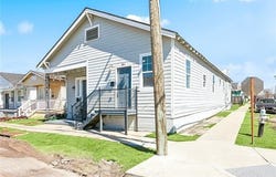 8801 COLAPISSA Street, New Orleans, LA 70118