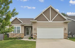 1317 Hummingbird Circle, Waterloo, IA 50702