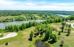 900 Eagle Nest Drive, Loudon, TN 37774