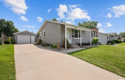 3503 CLOVER HILLS Drive, Bettendorf, IA 52722