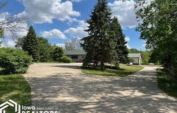3340 Emmett Avenue, Woolstock, IA 50599