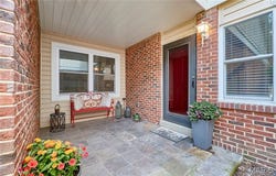 5604 Duchesne Parque Drive, St Louis, MO 63128