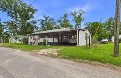 144-154 Cherry Ave., Pearson, GA 31642