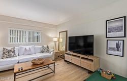 351 E THOMAS Road, Phoenix, AZ 85012