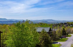 2031 Oakmont Dr, Sevierville, TN 37876