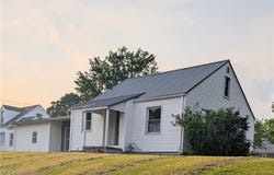 173 6th Street SW, Brewster, OH 44613