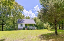 676 Sunny Point Rd, Baxter, TN 38544
