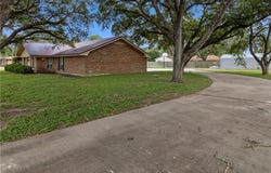 510 E Inez Street, Beeville, TX 78102