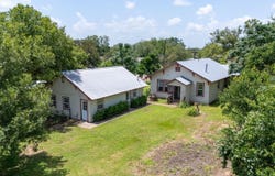 186 El Paso ST, McDade, TX 78650