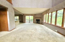 402 shinymountain Court, Greentown, PA 18426