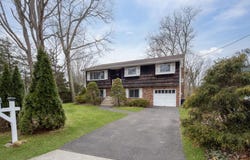 25a Winthrop Drive, Woodbury, NY 11797