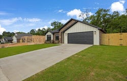 16226 Crossing Circle, Lindale, TX 75771