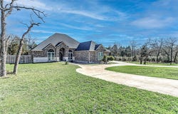 105 Arbors Cir, Elgin, TX 78621