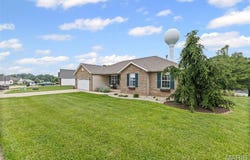 227 W Woodland Ridge, Valmeyer, IL 62295