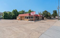 313 W Cameron Ave, Rockdale, TX 76567