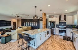 9180 Tokaj Ln, Spring Valley, CA 91977